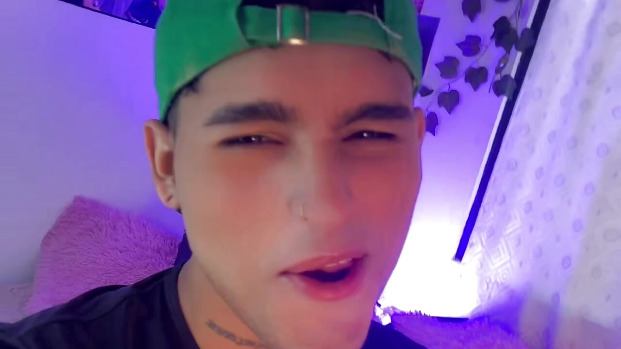 Just a tiktok - video by christianwang cam model