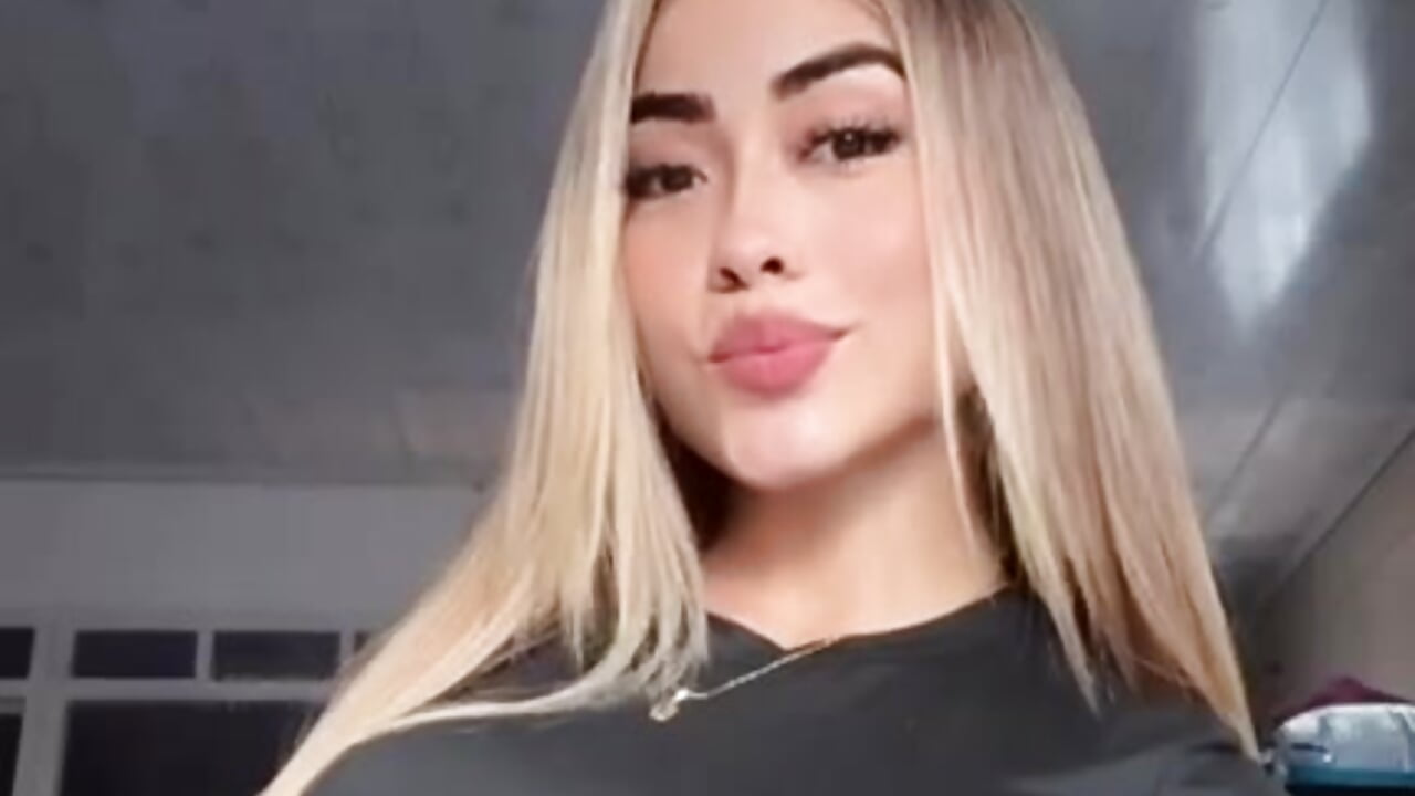 f0f7f278-459d-4f1a-8cd3-40ad7820146b - video by Annyy_Ricee28 cam model