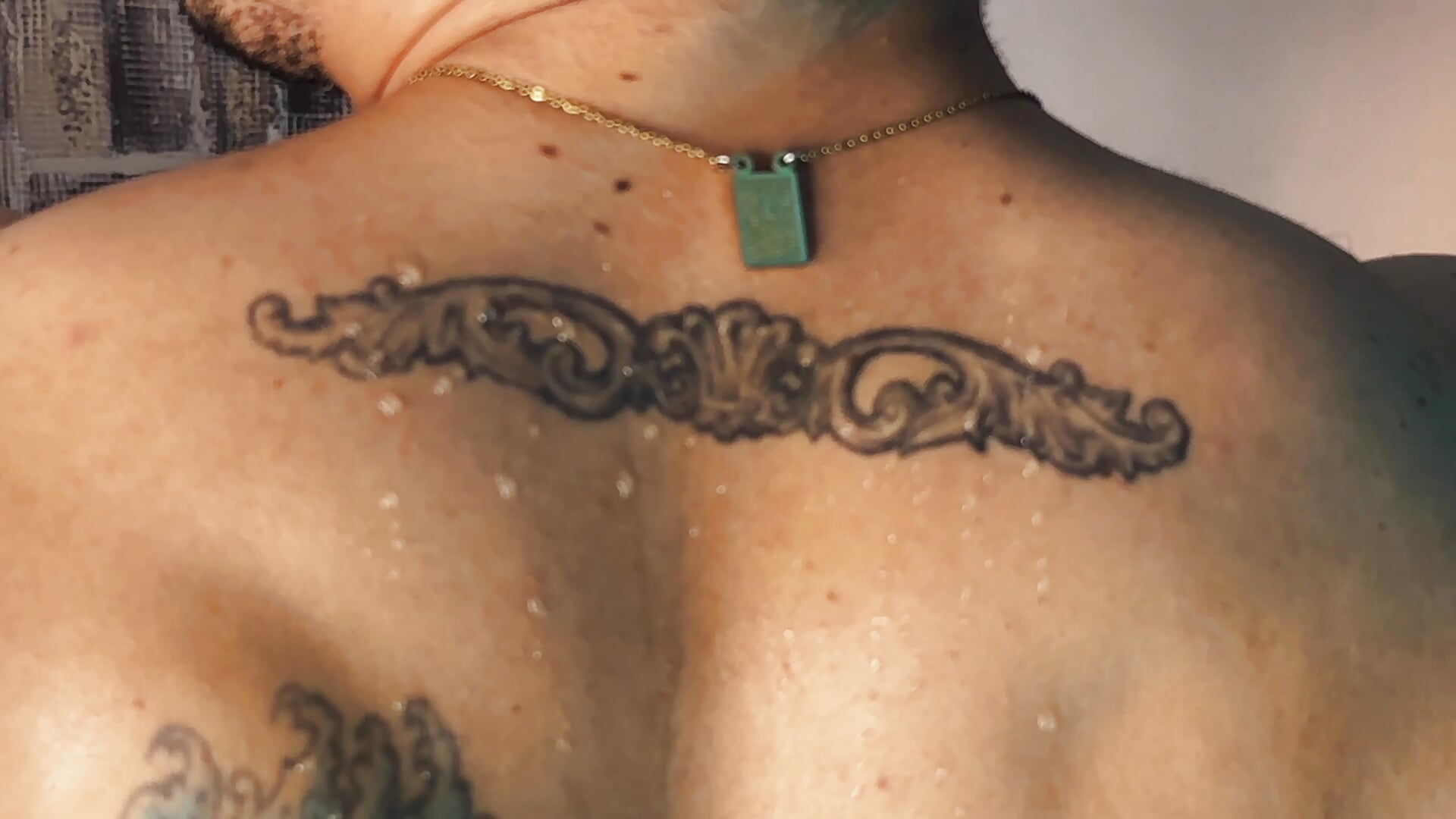 Tatuaje - βίντεο μοντέλου JossAckland