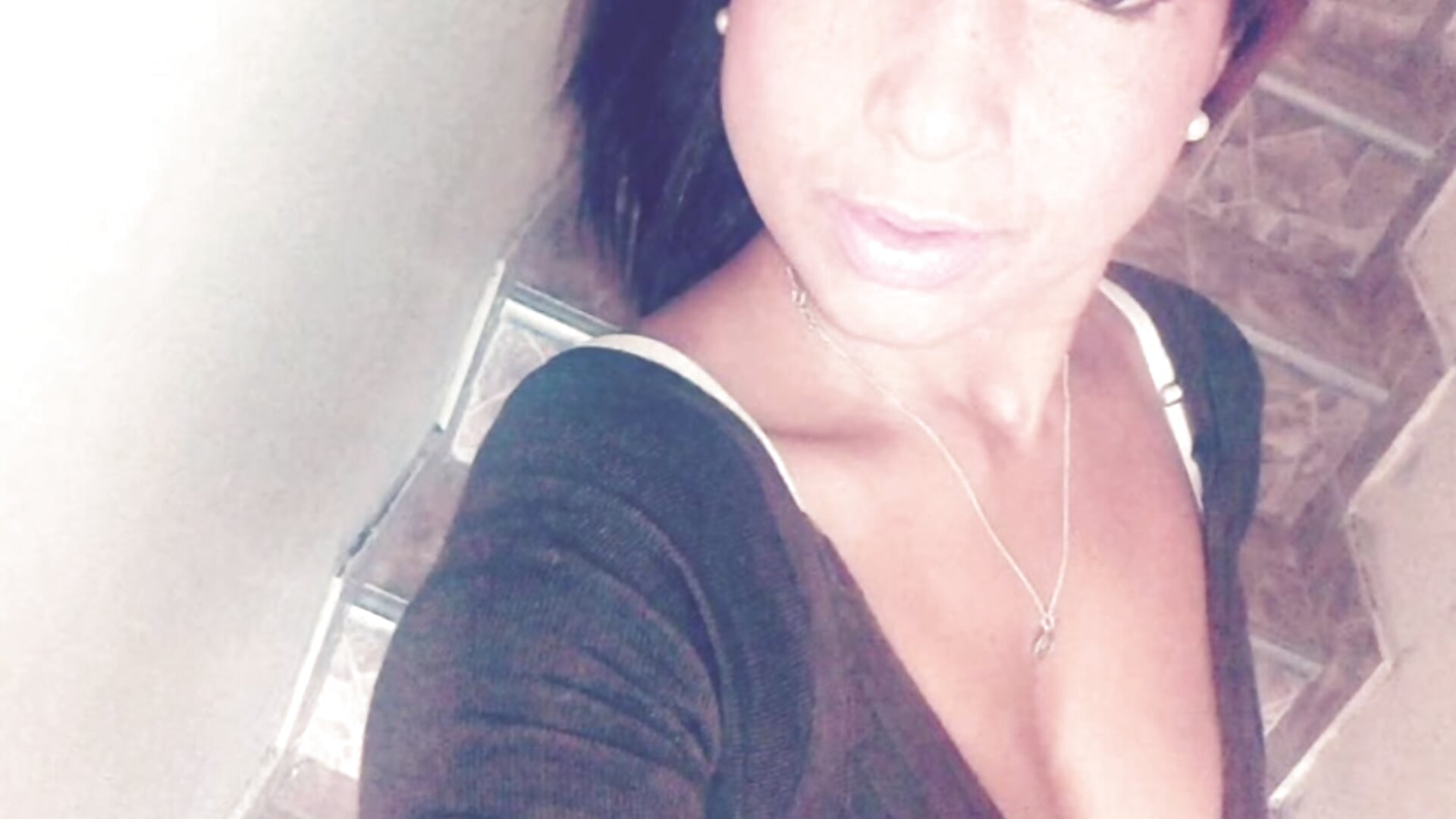 1000088580 - video by Andrea__Cortez cam model