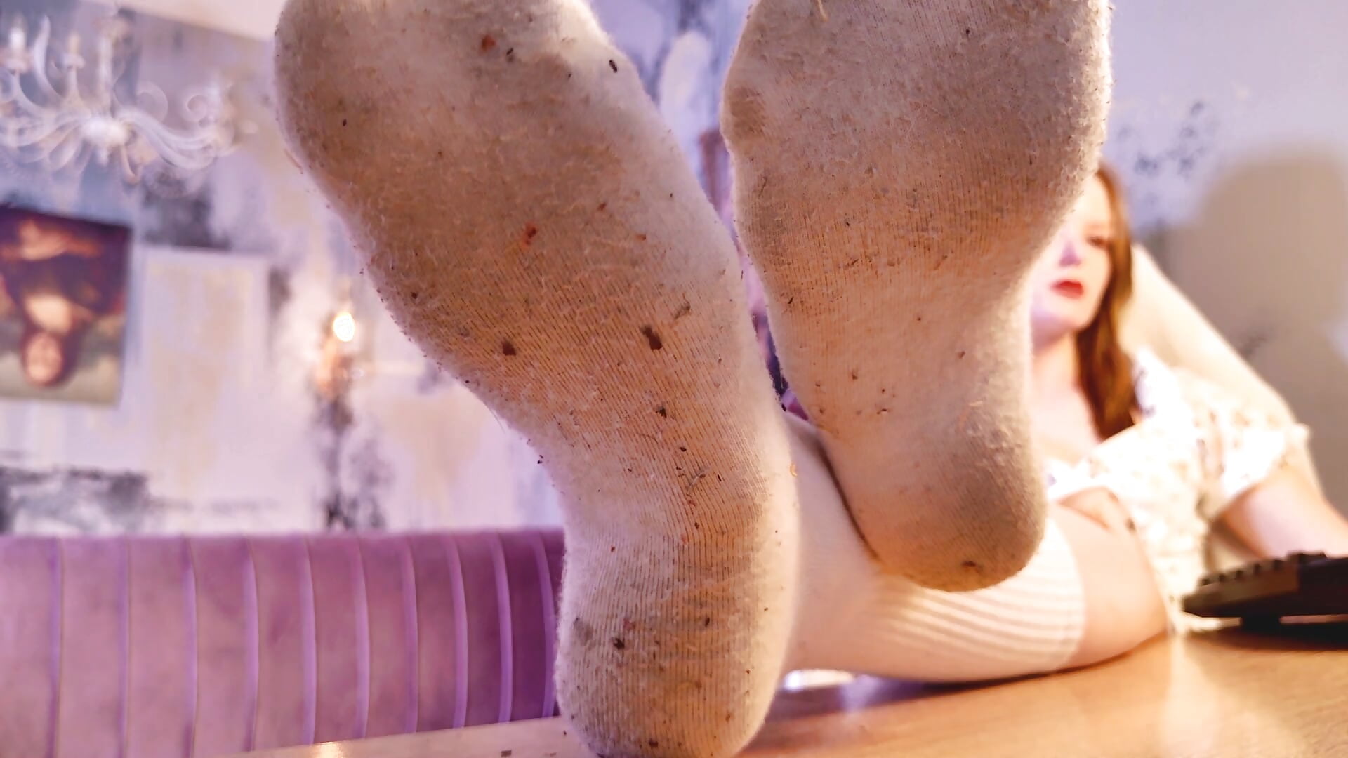 Dirty socks from the street – video af VivienLeeigh cam-model