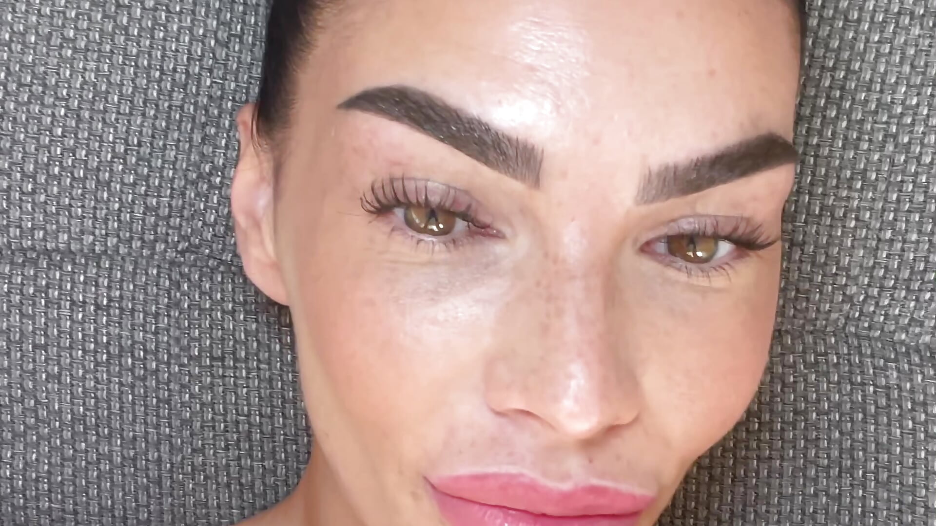 brown eyes never lie. - video by krissiswrld- cam model