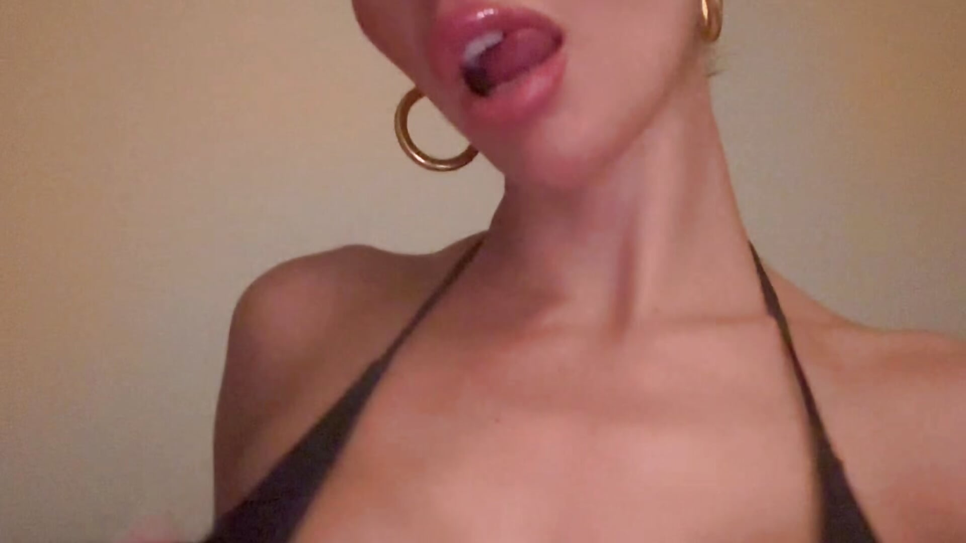 👅 waiting for you - video av krissiswrld- cam model