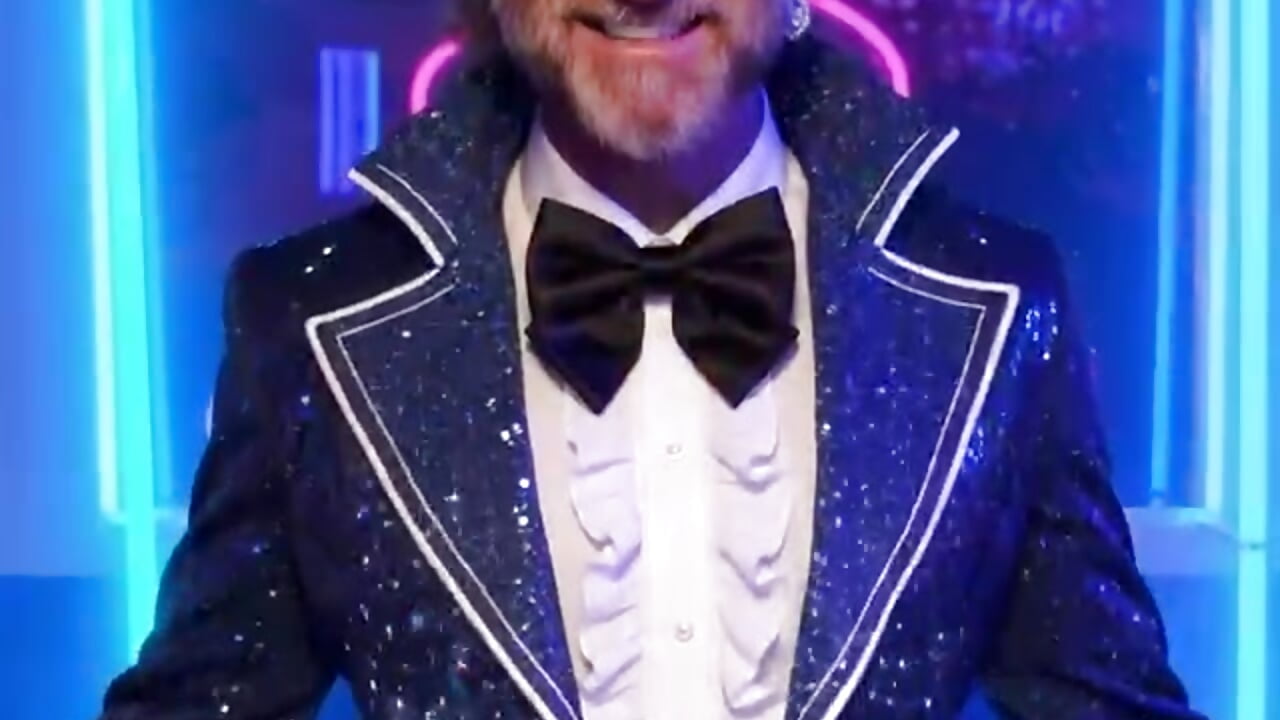 Mary ToPpInS grand reveal - clip cu LINYguy model videochat