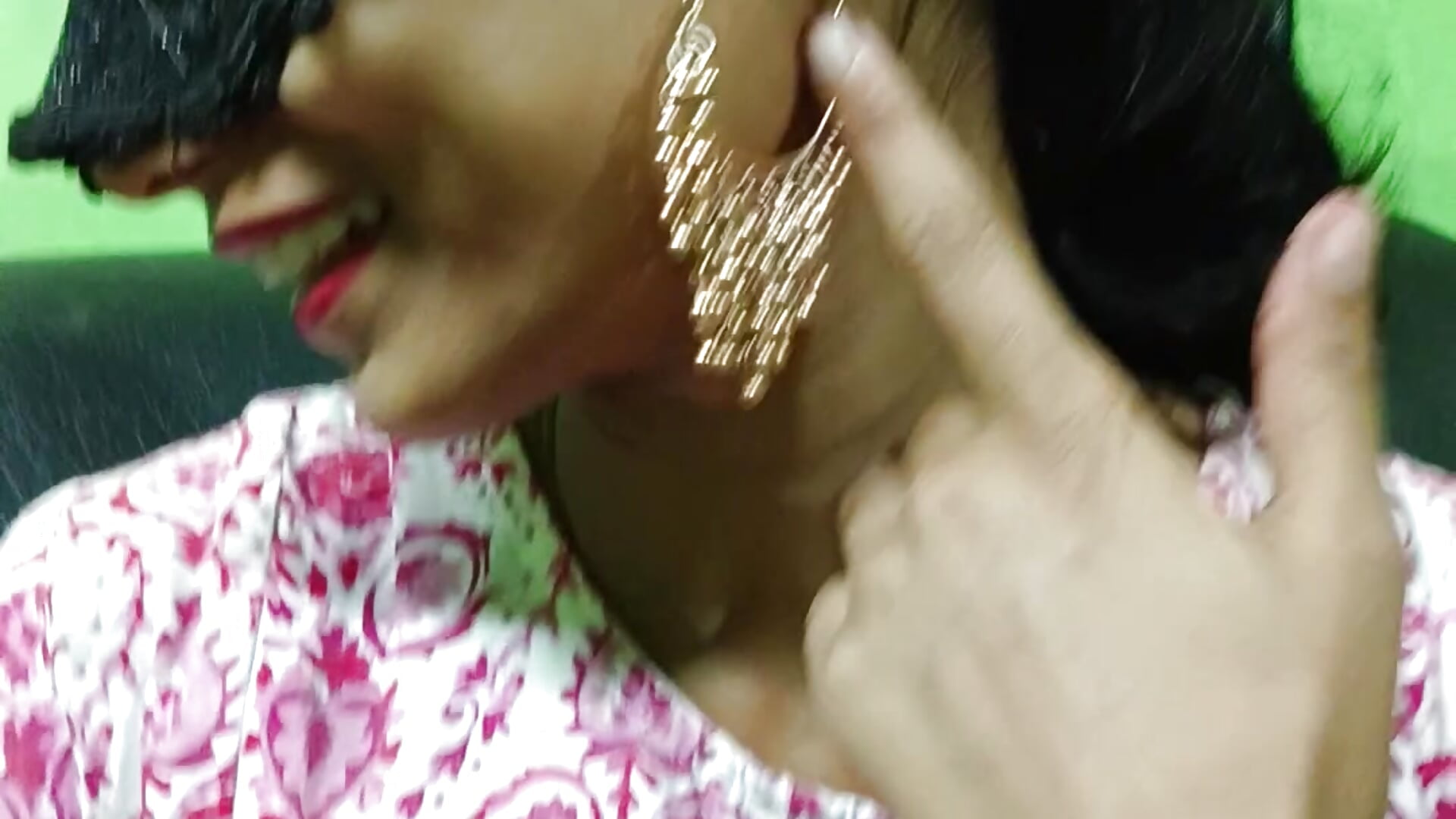 Traditional look - video di Lusty18 modella di cam