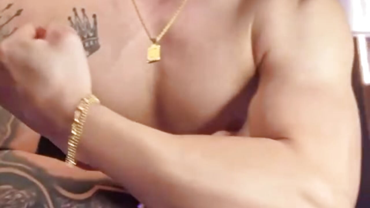 sexy flex - video by JeanColleman cam model