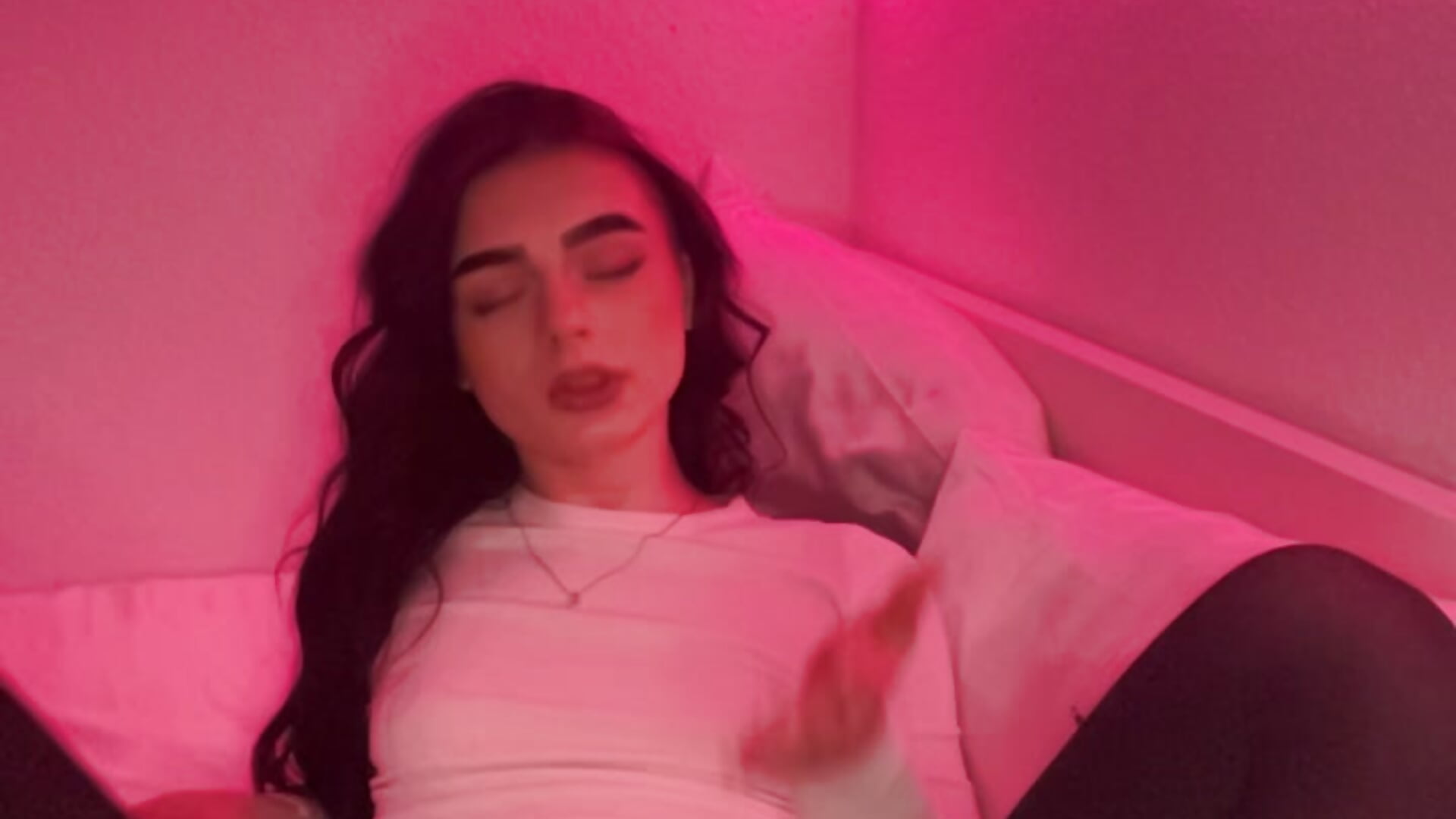 finger video– AdelinaAlia kameramodell videója