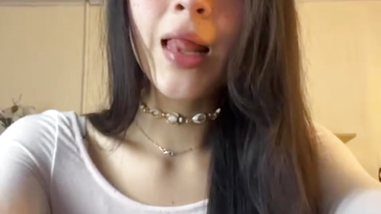 Small on the outside… but with huge cravings to drive you wild 😈💫 - video by Meelanny_ds cam model