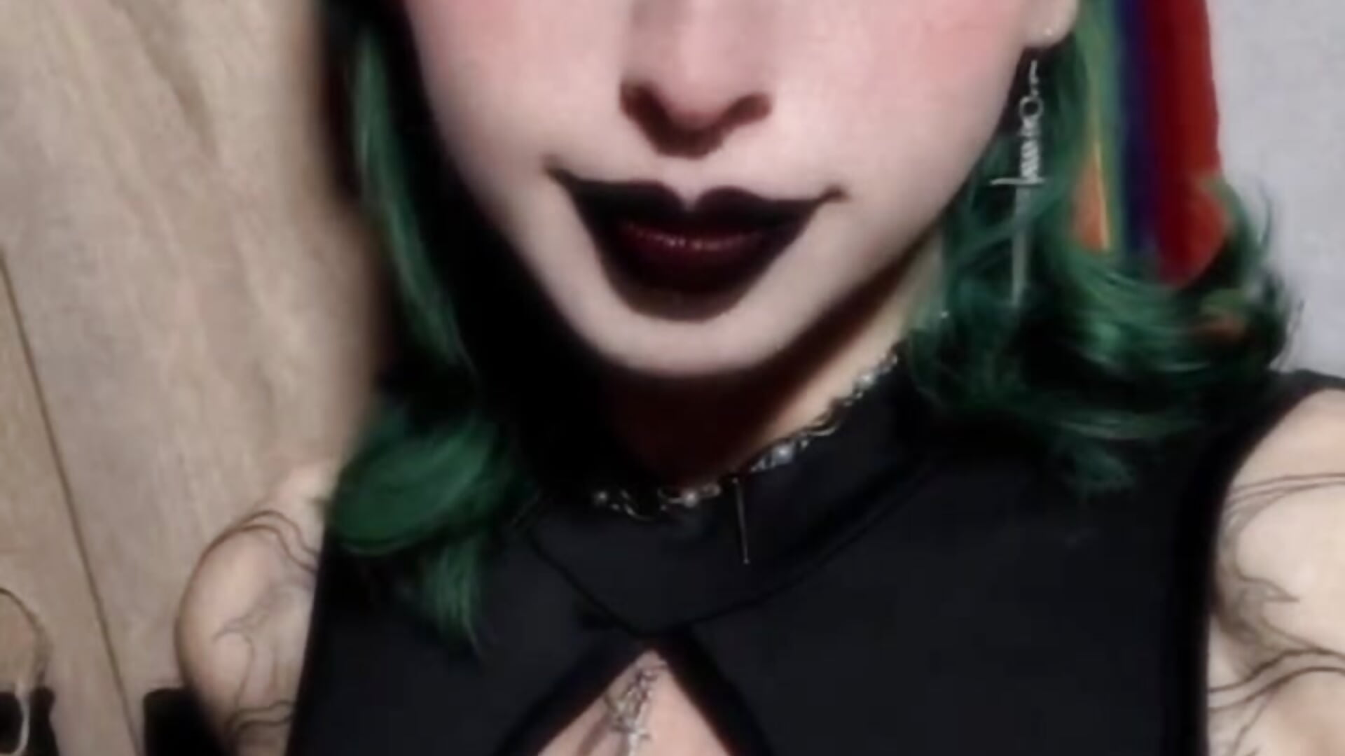 ✡ LET'S LISTEN TO SOME MUSIC AND RELAX. WHAT DO YOU RECOMMEND I LISTEN TO TODAY? 🤍 ✡ - video by Im_gaia cam model