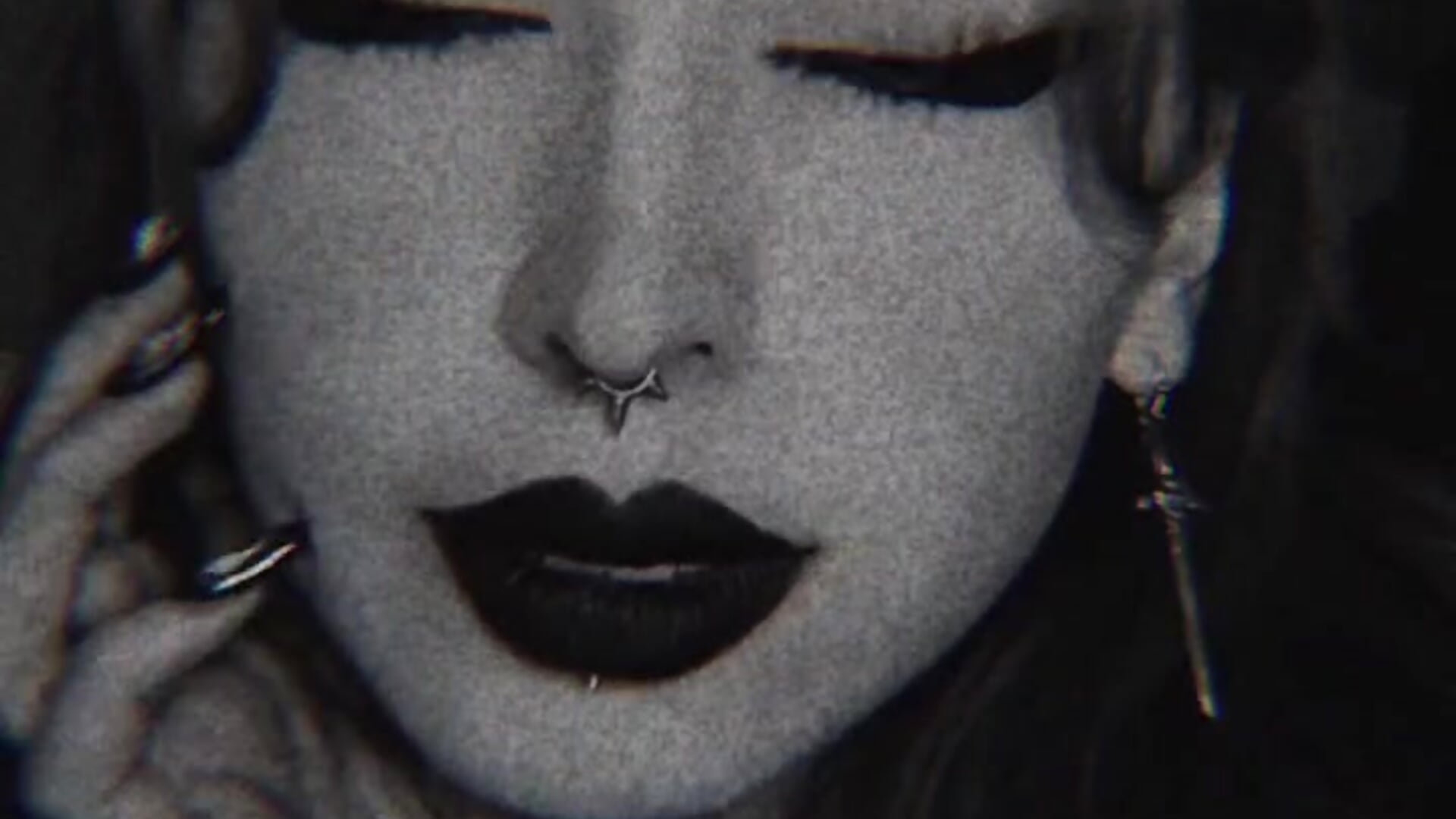 ✡ LET ME KISS YOU, LET ME RUN YOU WITH MY LIPS ⚔ ✡ - video by Im_gaia cam model