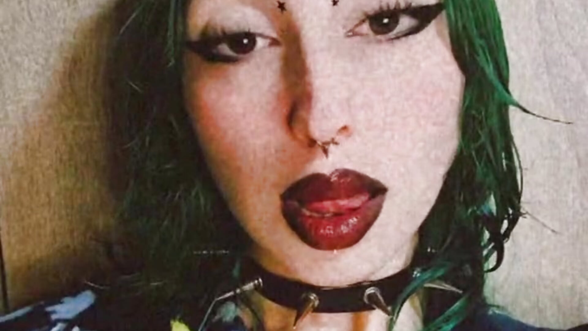 ✡ KISS ME A LOT 🥺 ✡ - video by Im_gaia cam model