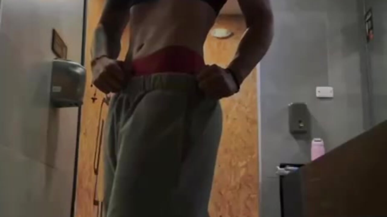Your athletic girl  🥵🧡 - video by la_mazona cam model