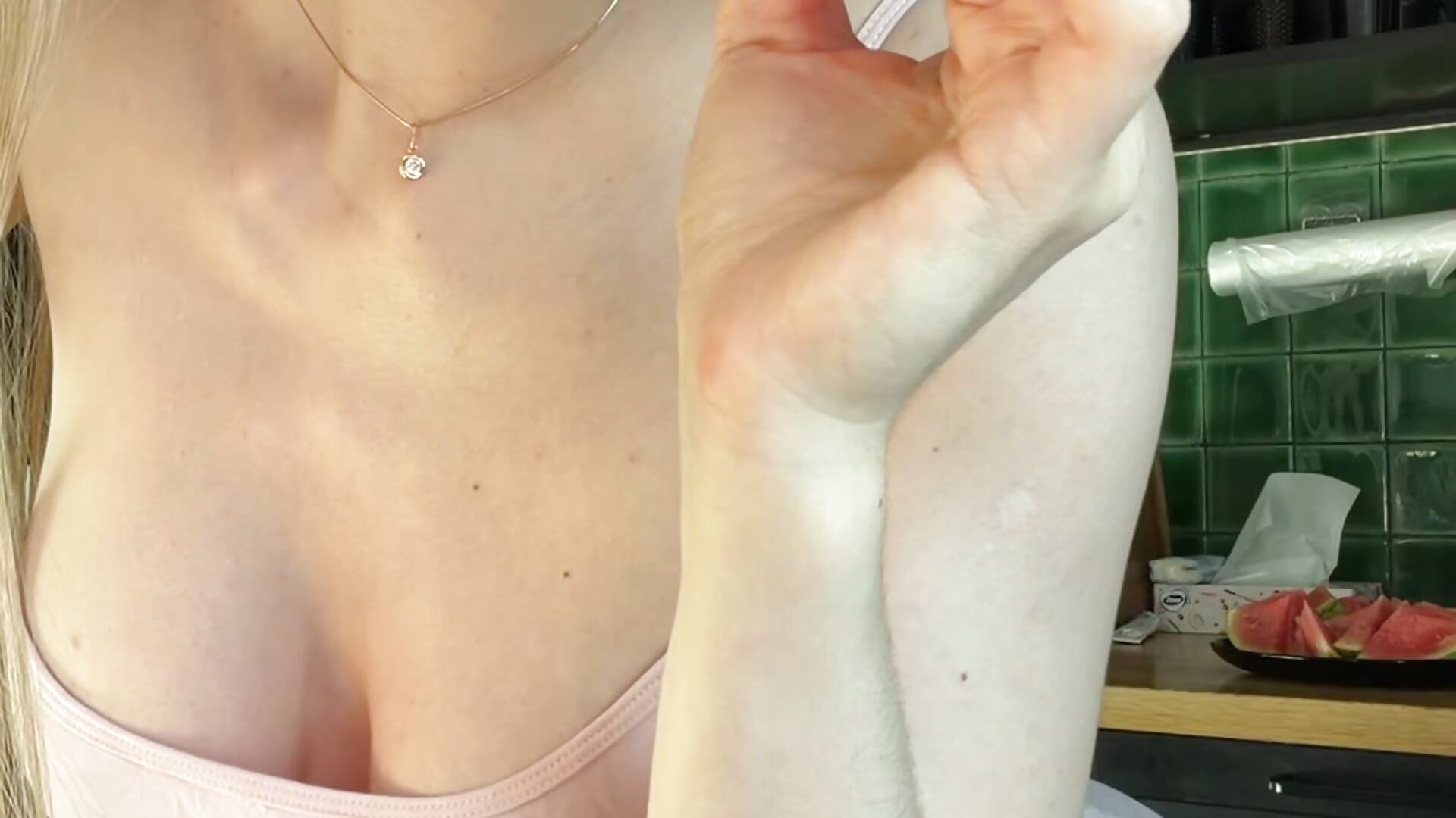 Watermelon brake – video od webkamerové modelky solar_bella