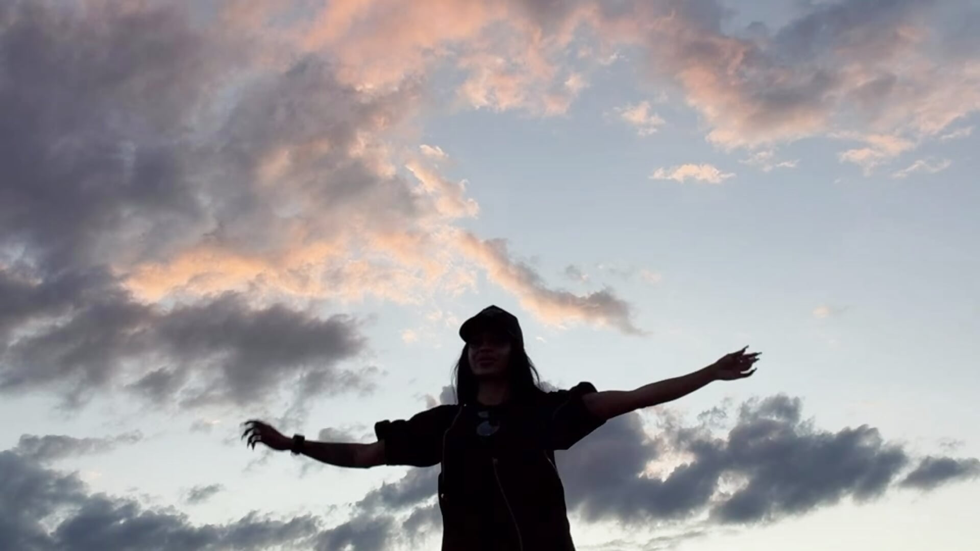 just sunset and good vibes🌅☺️－カメラキャストのAngela_Mystの動画