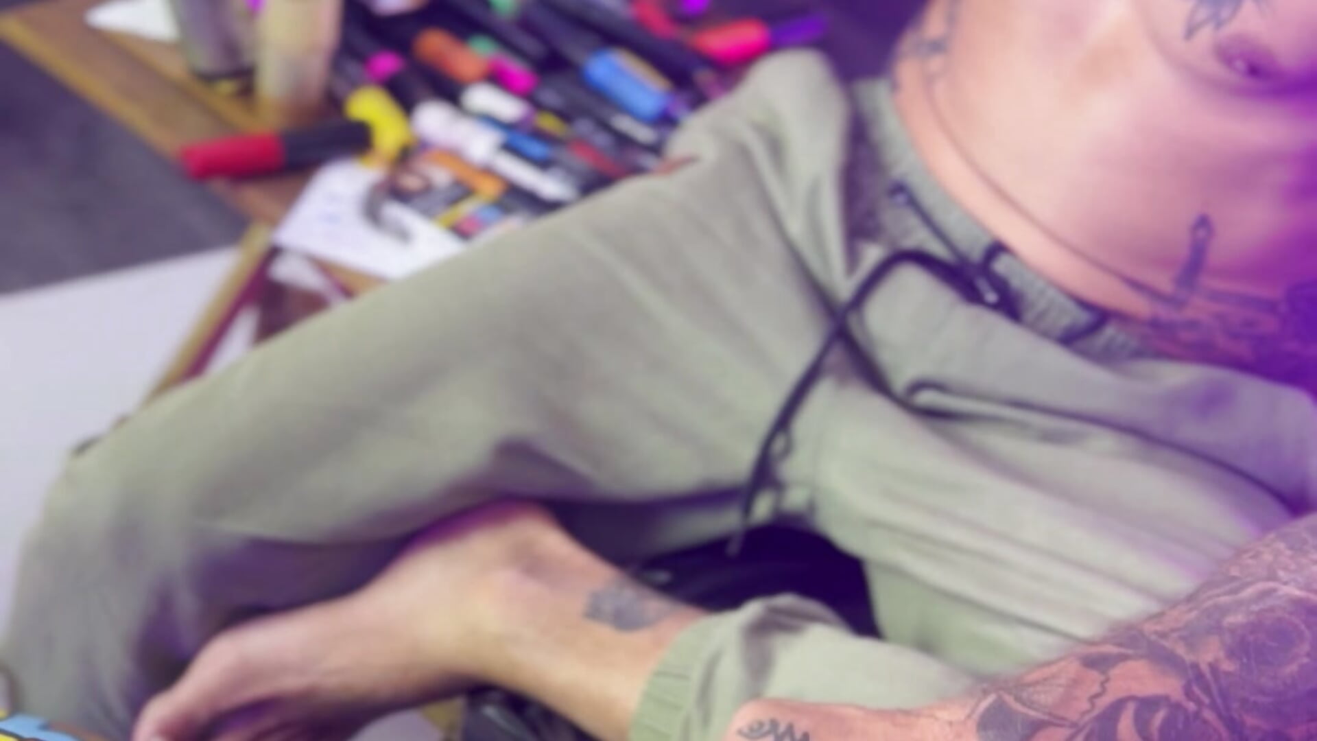 Body paint 🎨 graff - video by Mile_Amani cam model