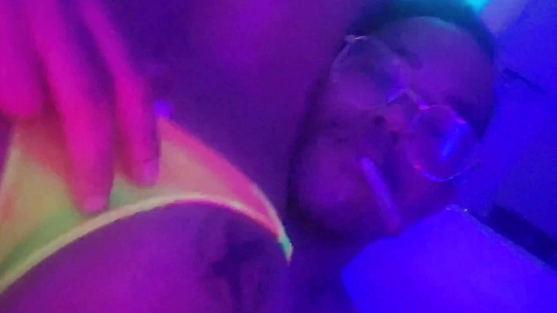 On est bien dans mon jacuzzi 🫧🧼🛁 - video by Mile_Amani cam model