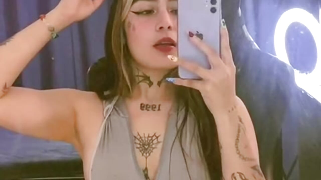 Yours 🤭🐰🥕👅 – видео вебкам-модели elodie_walker