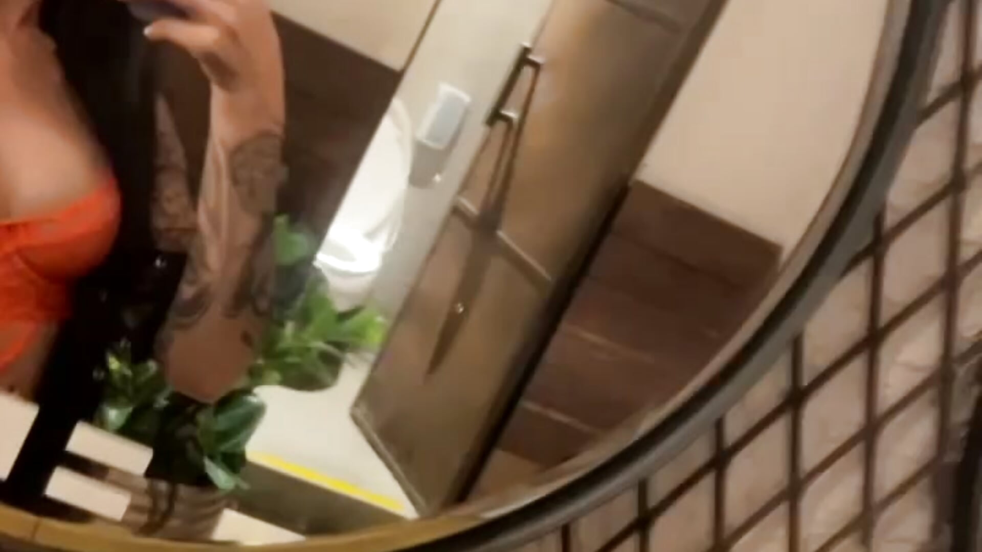 filtered-CC3DFF23-3EE9-4160-B66E-EB91DEF86CF9 - video di mia_colombia11-11 modella di cam