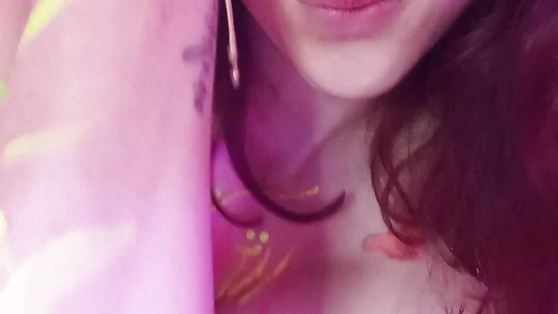 Shall we go to the party? – video modela na kameri Danysca