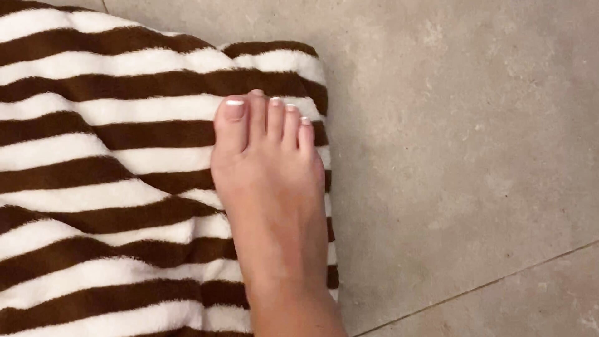 Just in case you wondered how much I can squirt 👀💦💦 - vídeo de mayakitsune69 modelo de câmara