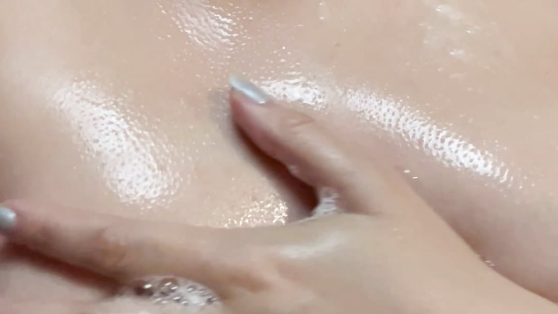 Karina's soapy tits🤭