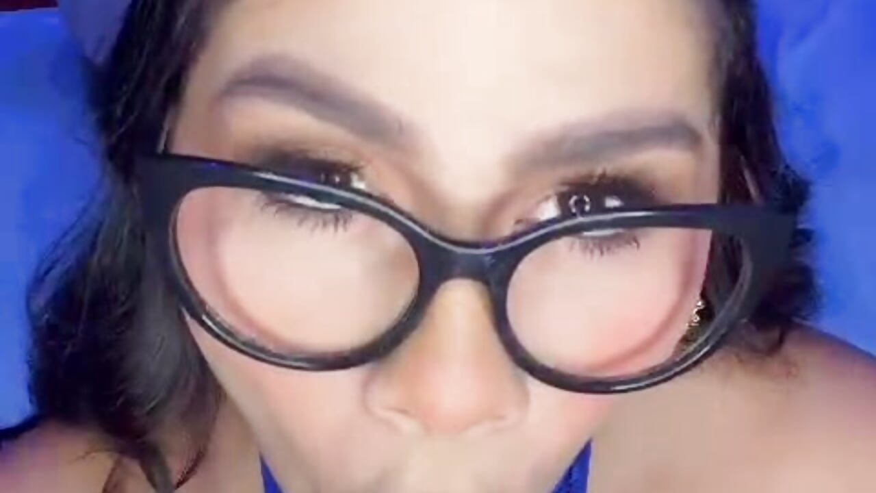 POV Sensual blowjob with soft moans - video van SussieRogers cam-model