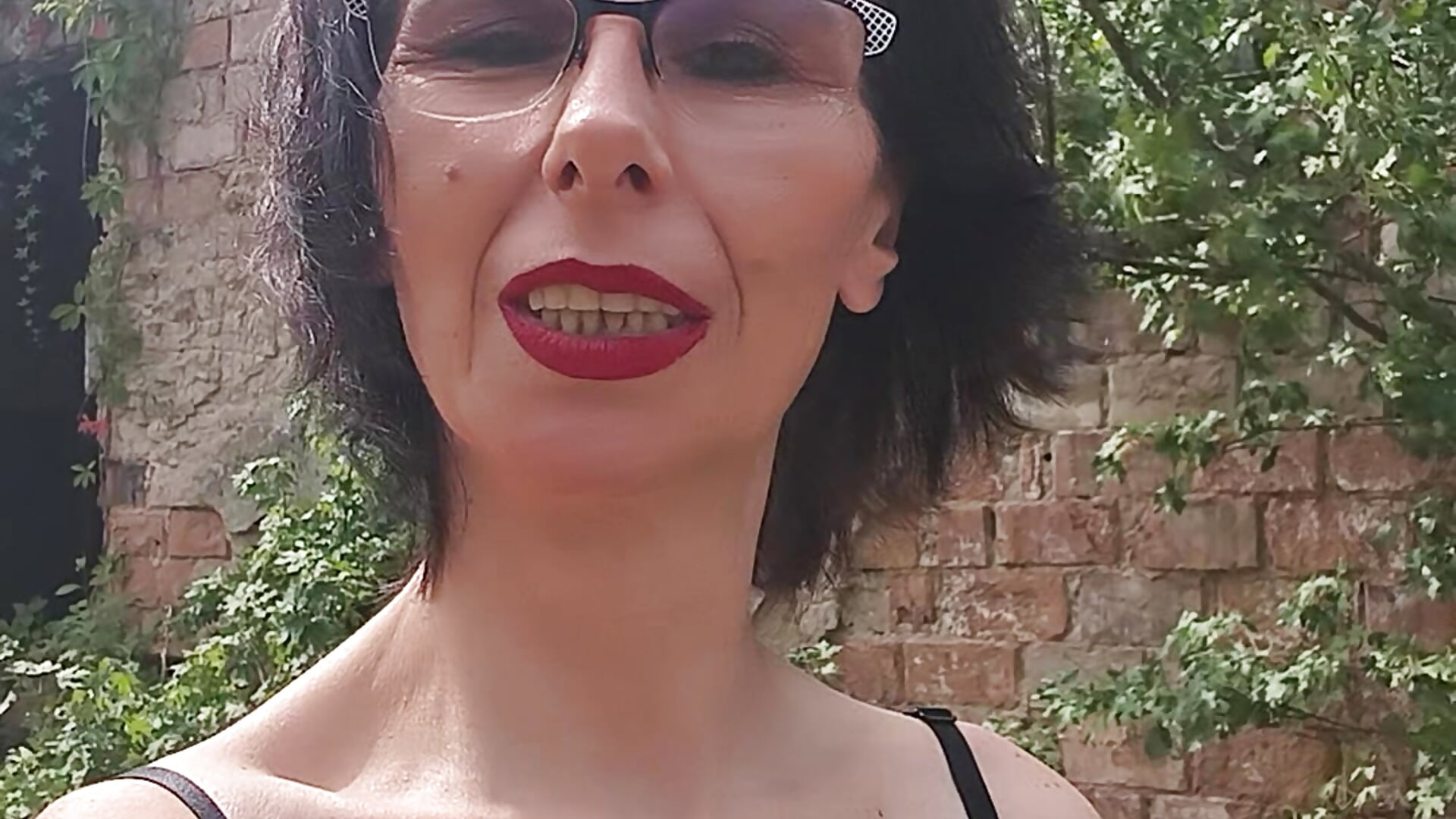 👑🥰An einem verlassenen Ort in Ungarn ❤️ wollt Ihr auch mit? Los geht's🥰 Fotos folgen in kürze - chillimonia 캠 모델의 동영상