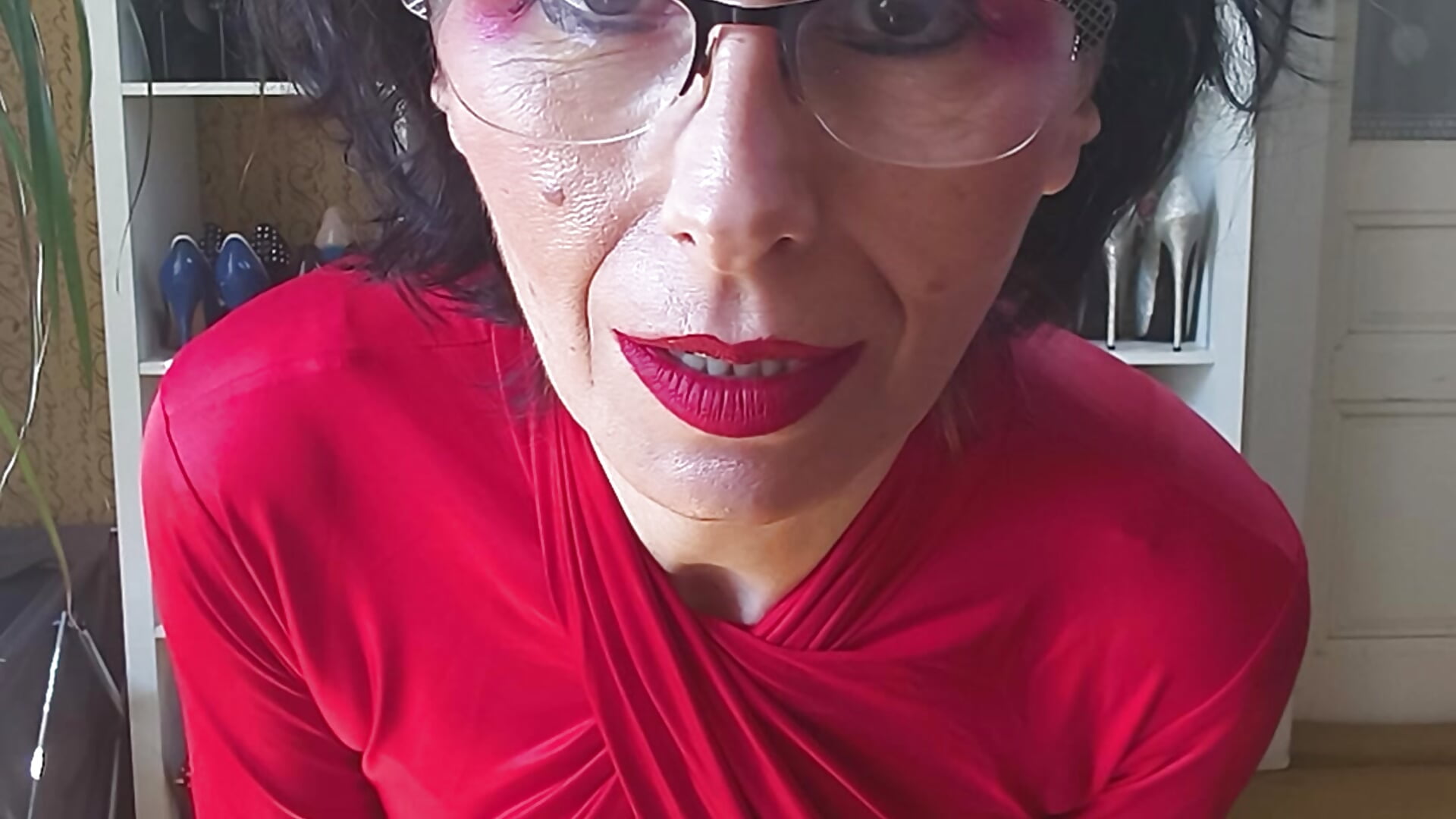 So geh ich heute weg. Was sagt ihr dazu?🤴🤩 - video by chillimonia cam model