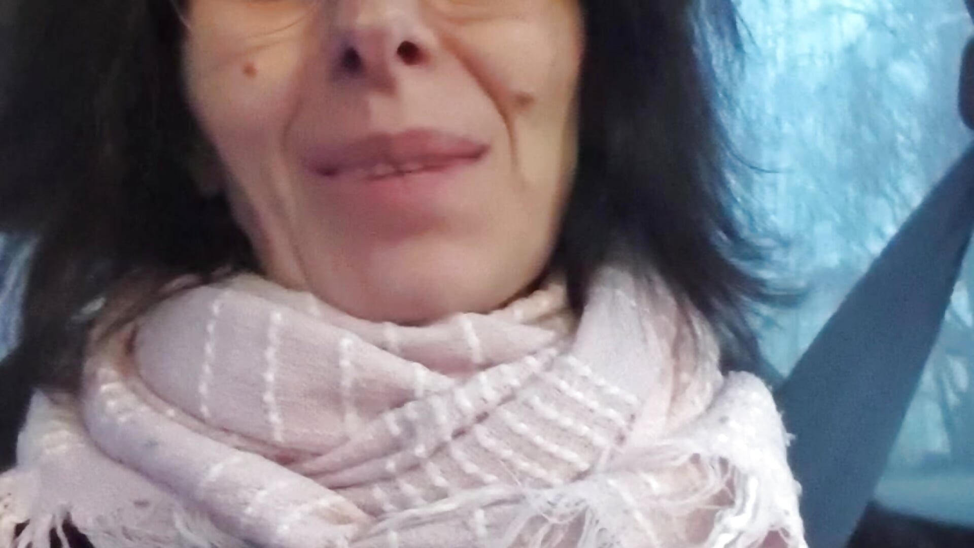 Kurze Mitteilung an Euch vom Auto aus 😁🥰 – video od webkamerové modelky chillimonia