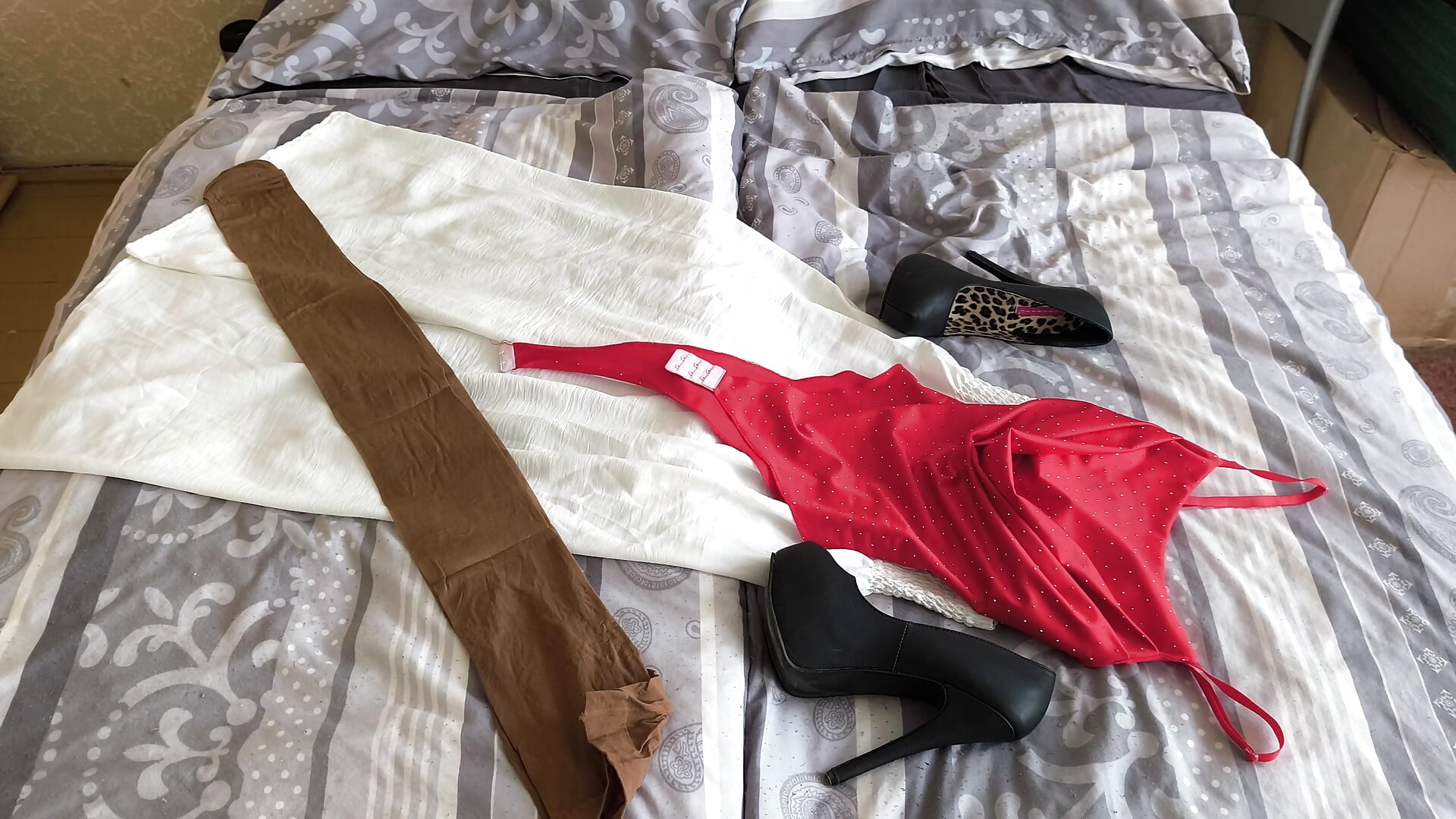 👑💞Mein heutiges Outfit in rot und weiß💞👑 - ক্যাম মডেল chillimonia-এর ভিডিও