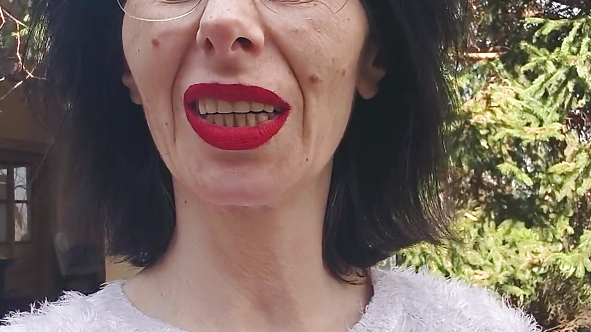 Eine kleine videobotschaft im Garten - chillimonia主播的视频