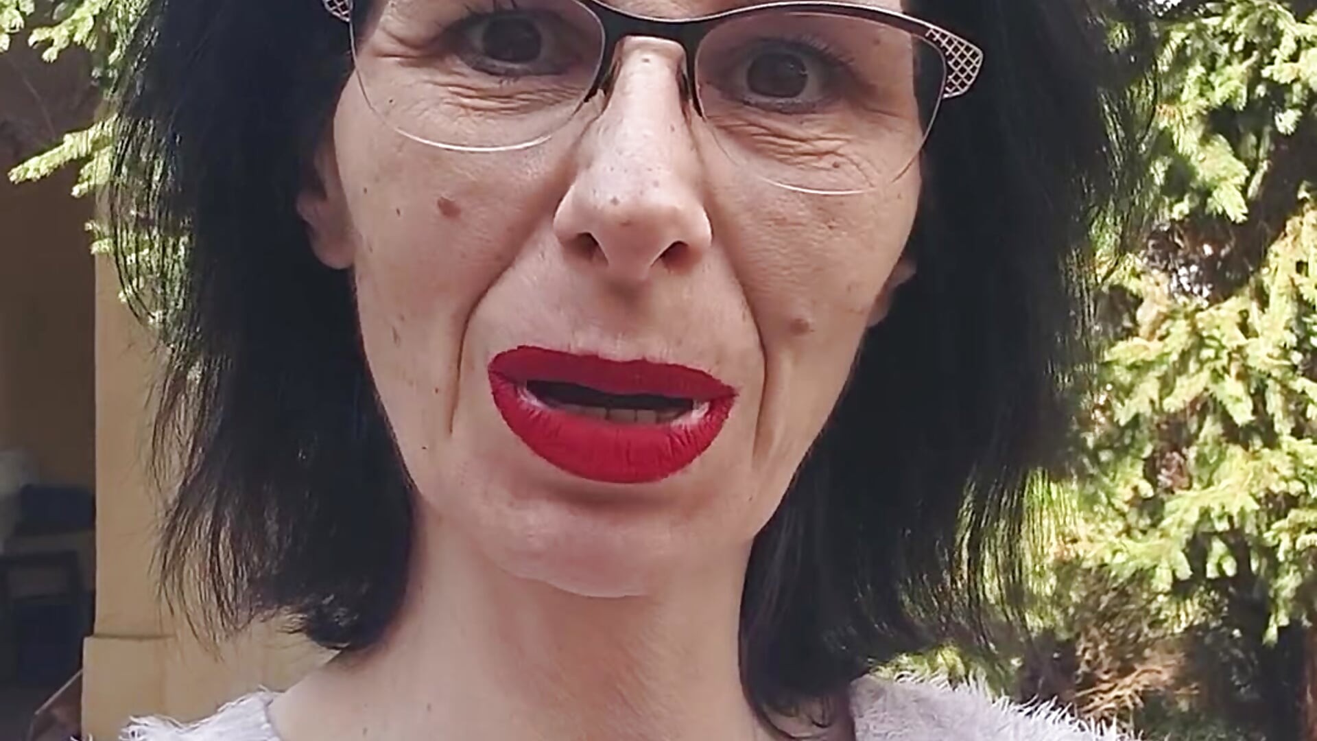 Eine kleine videobotschaft im Garten - video av chillimonia cam model