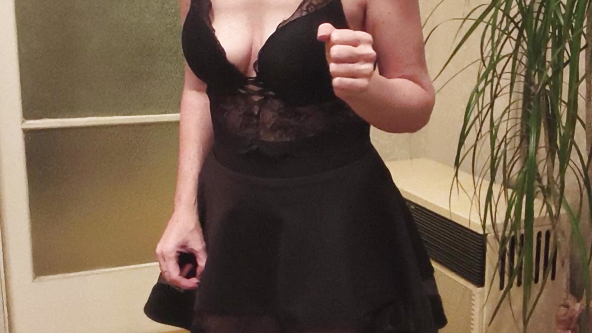 Mein heutiges Outfit un eine Präsentation 💝💞💋😃 - فيديو من chillimonia موديل الكام