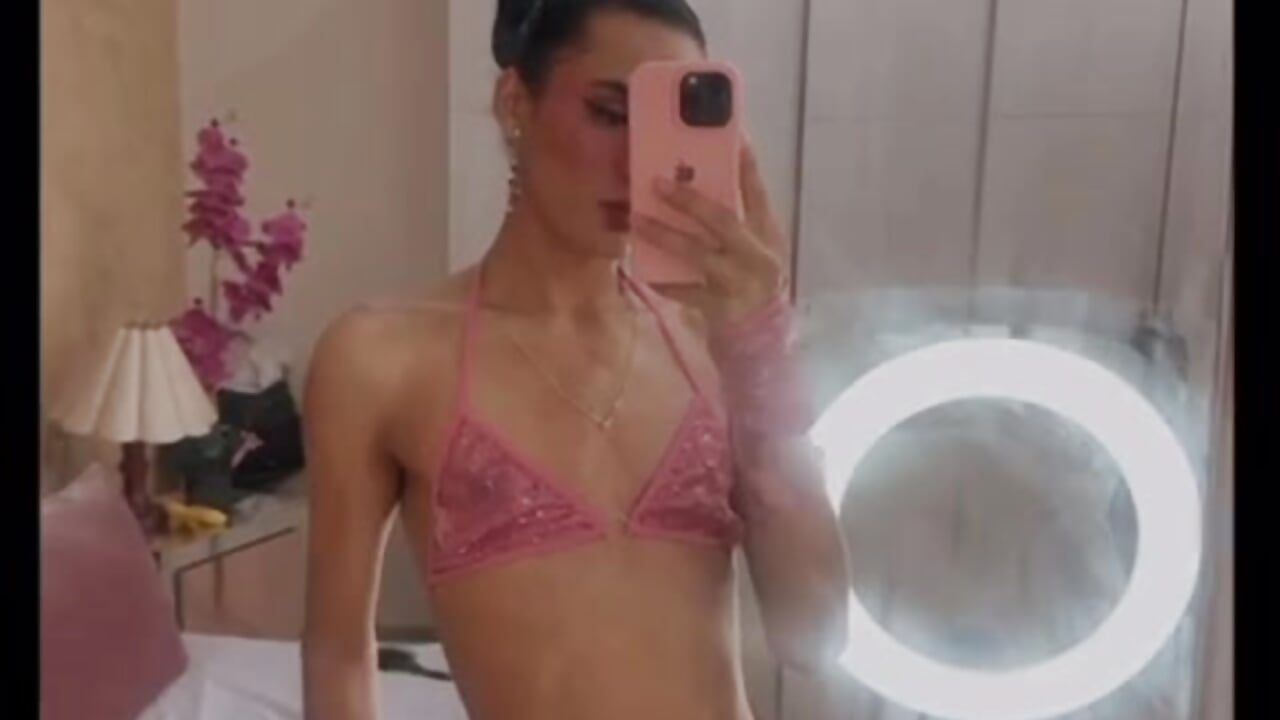 Come here and be all mine, i'll be all yours 🌺🔥💗– NahomiWhitel kameramodell videója