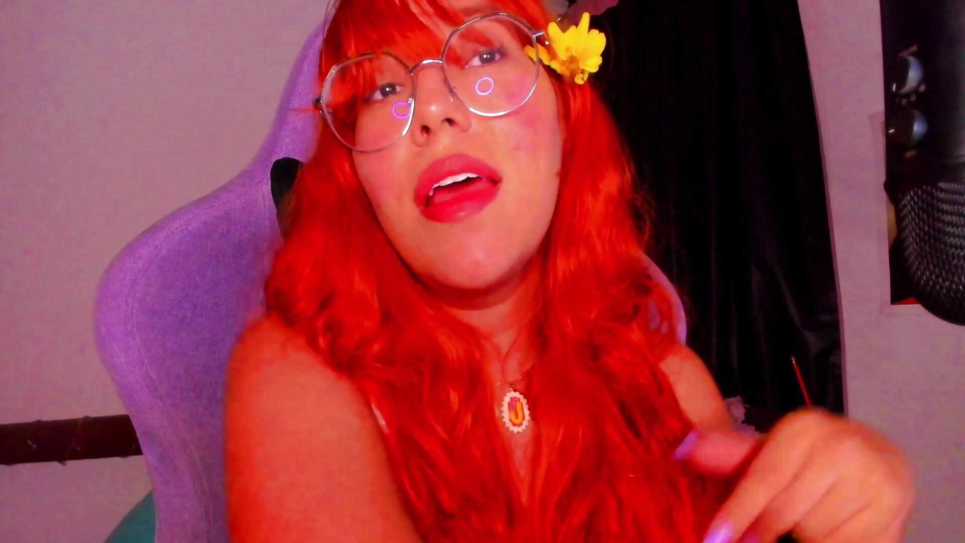 Presentandomi e cantando - відео від вебкаммоделі _Moon_Johnson