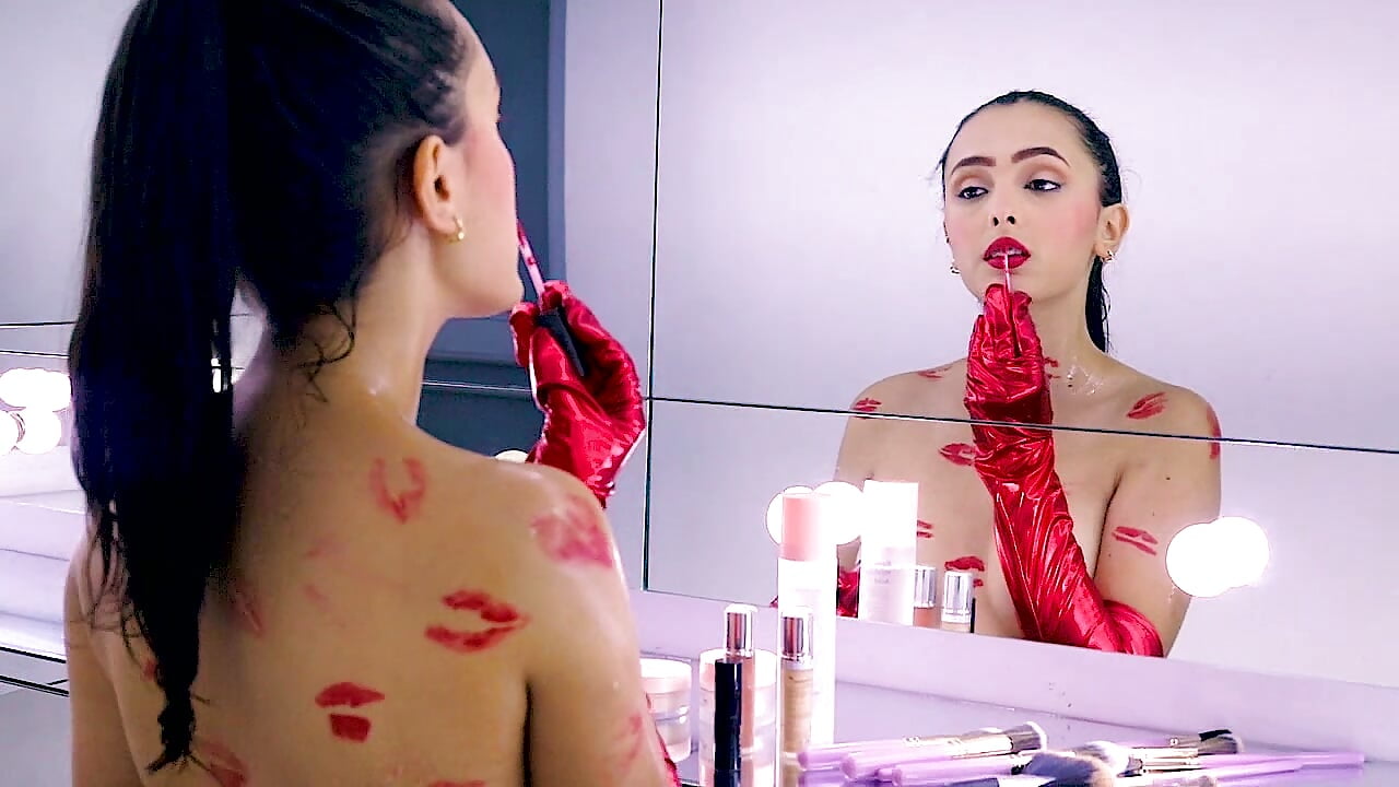 Can I feel your kisses on my body?🔥💋 - video by nataliiiiia cam model