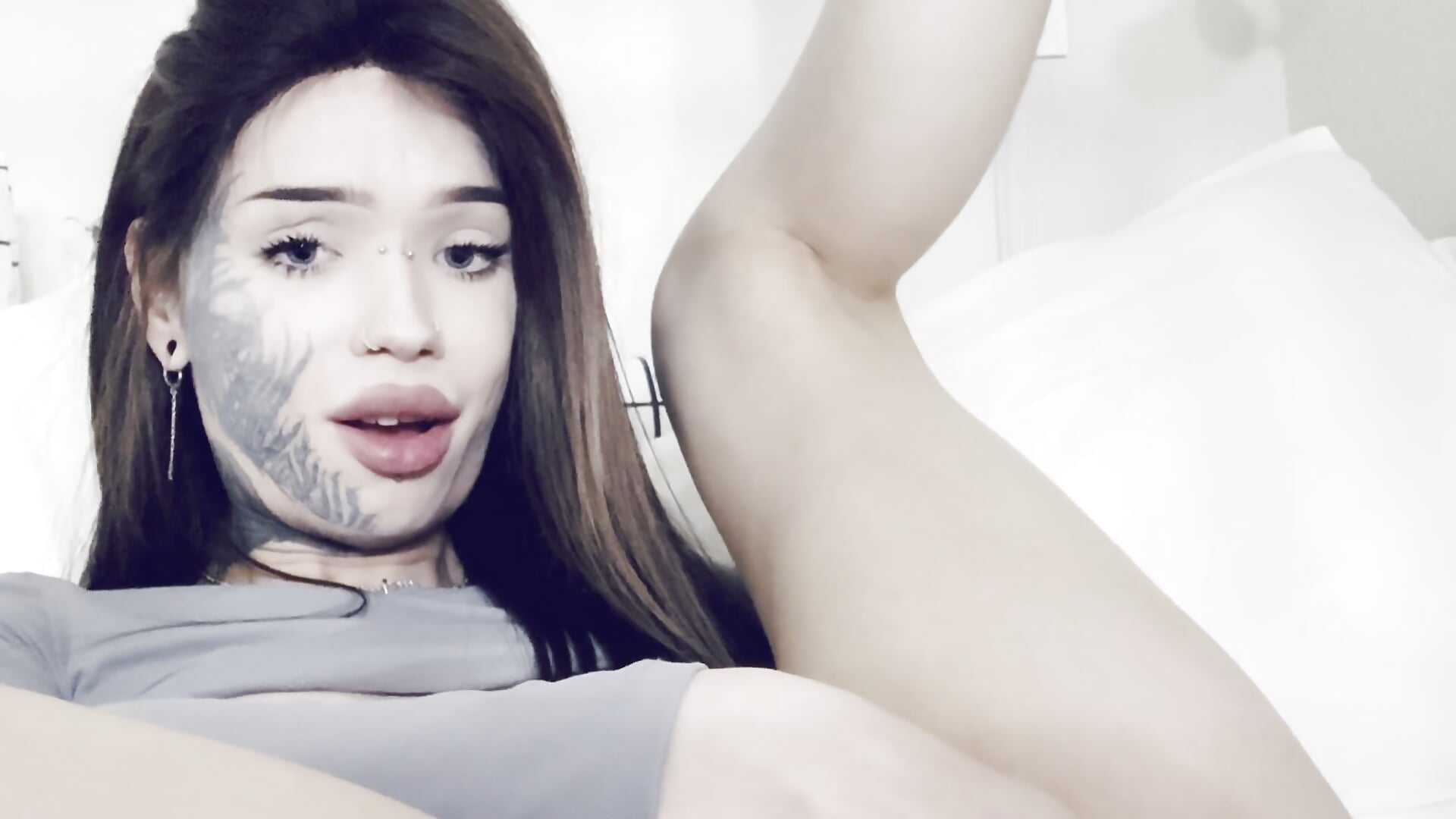 fucking my ass big dildo - video av Tanya_M cam-modell