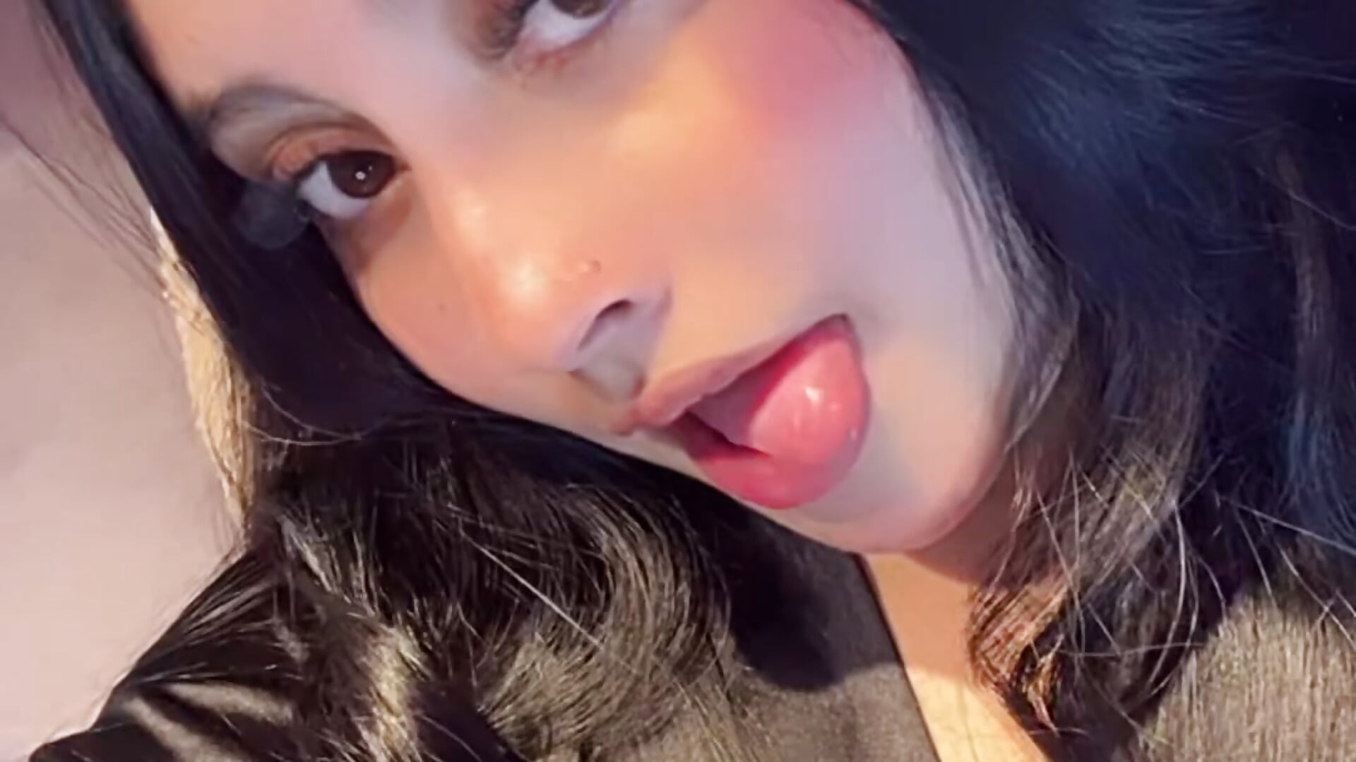 👅