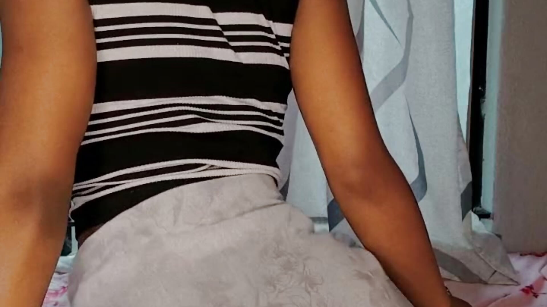 Some tweaking mooves - video by SHANTYBABE cam model