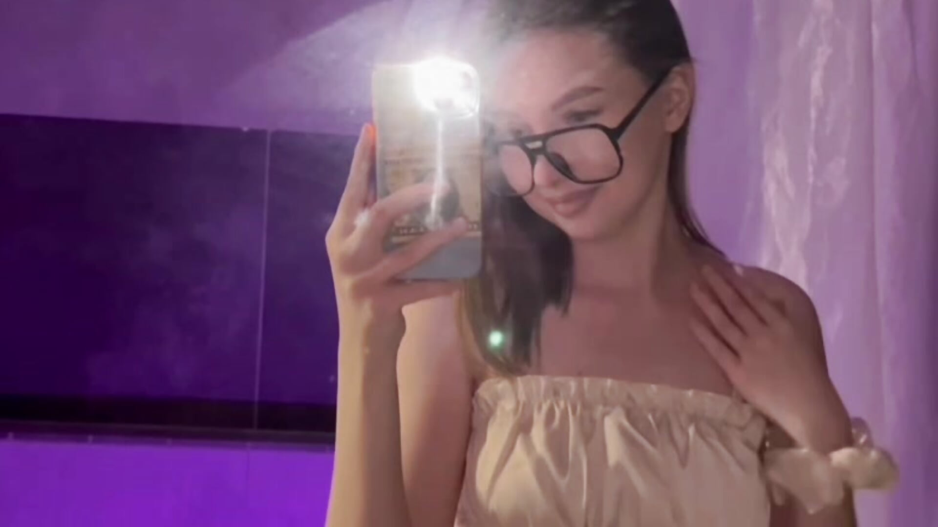 😇 - video by mendaciouss cam model