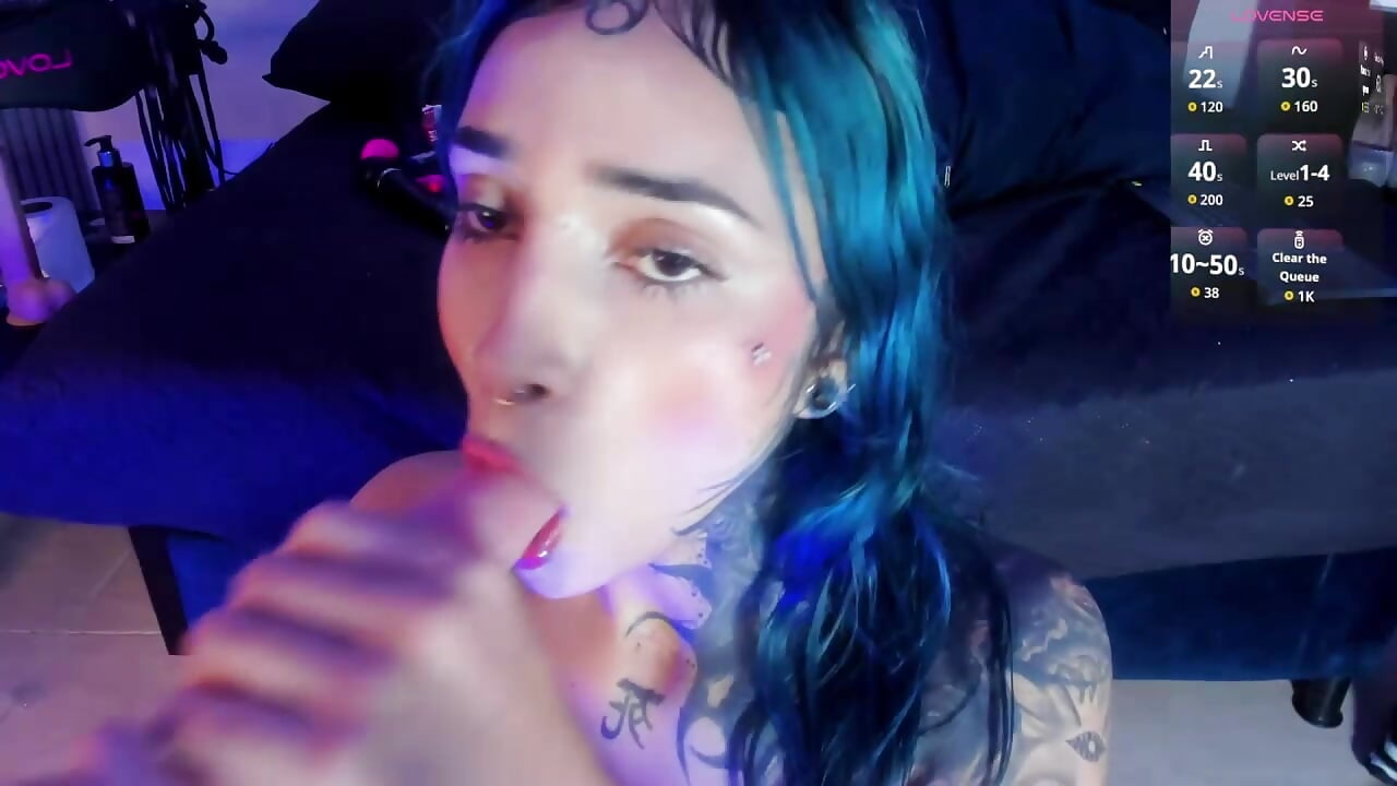 jugando con mi dildo🔥🔥