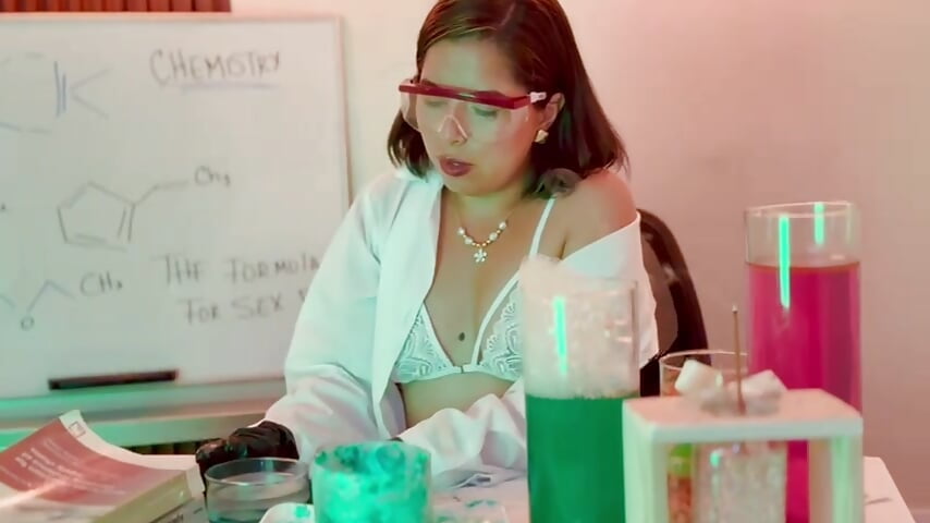 Chemistry that is felt on the foot - clip cu Sharlotte_Milk model videochat