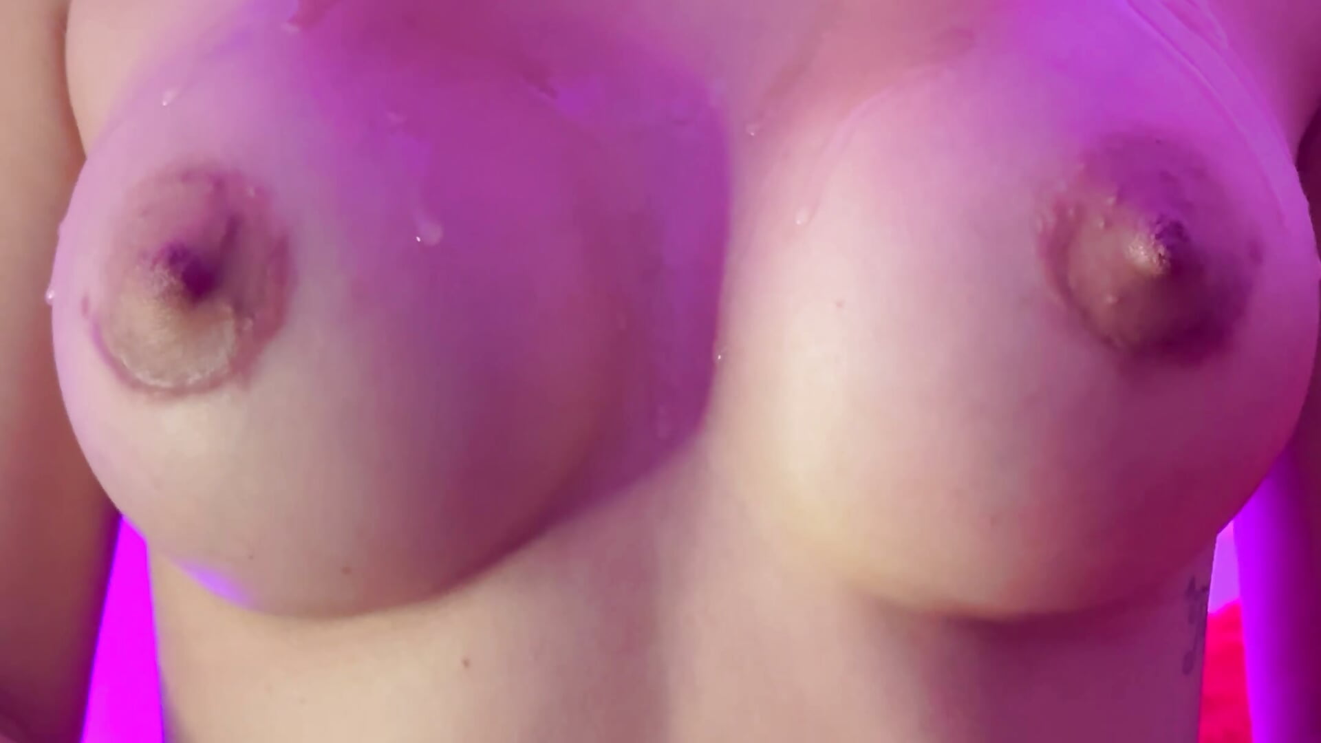 OIL ON MY BIG TITS 🔥