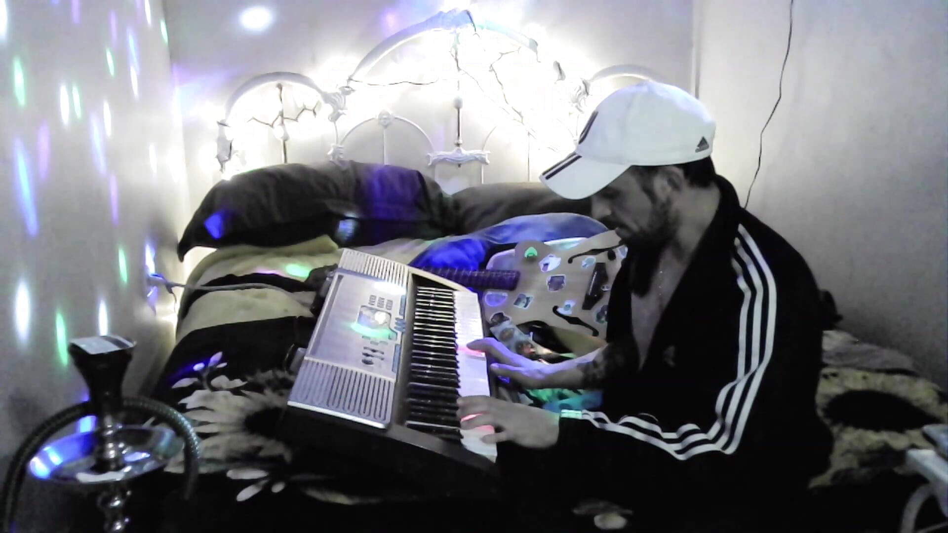 TOCAN EL TECLADO - vidéo du modèle de showcams lauradecuada2fi
