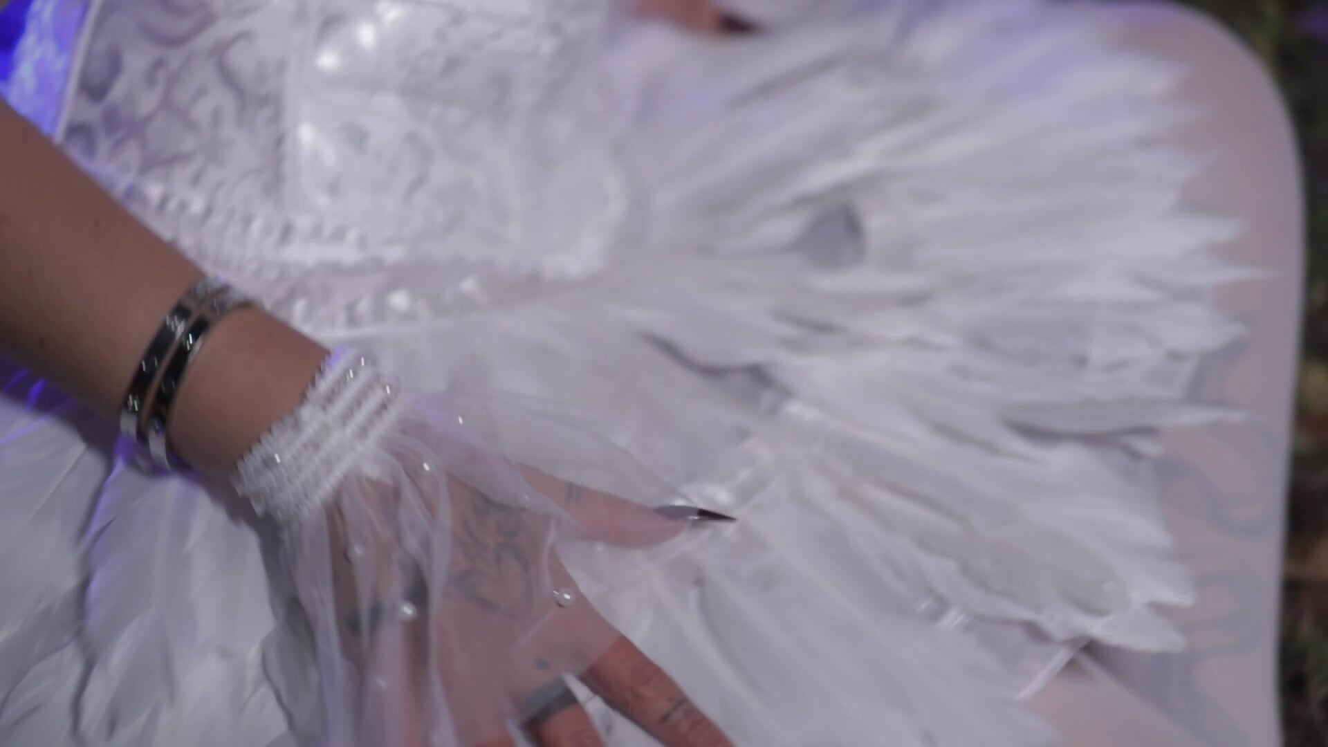 White Swan in its natural habitat - MazeSin 캠 모델의 동영상