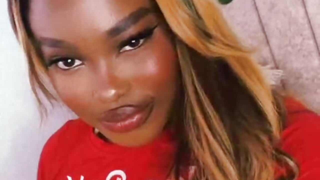 Kiss for you 💋 – video modela na kameri Kaseydelvey