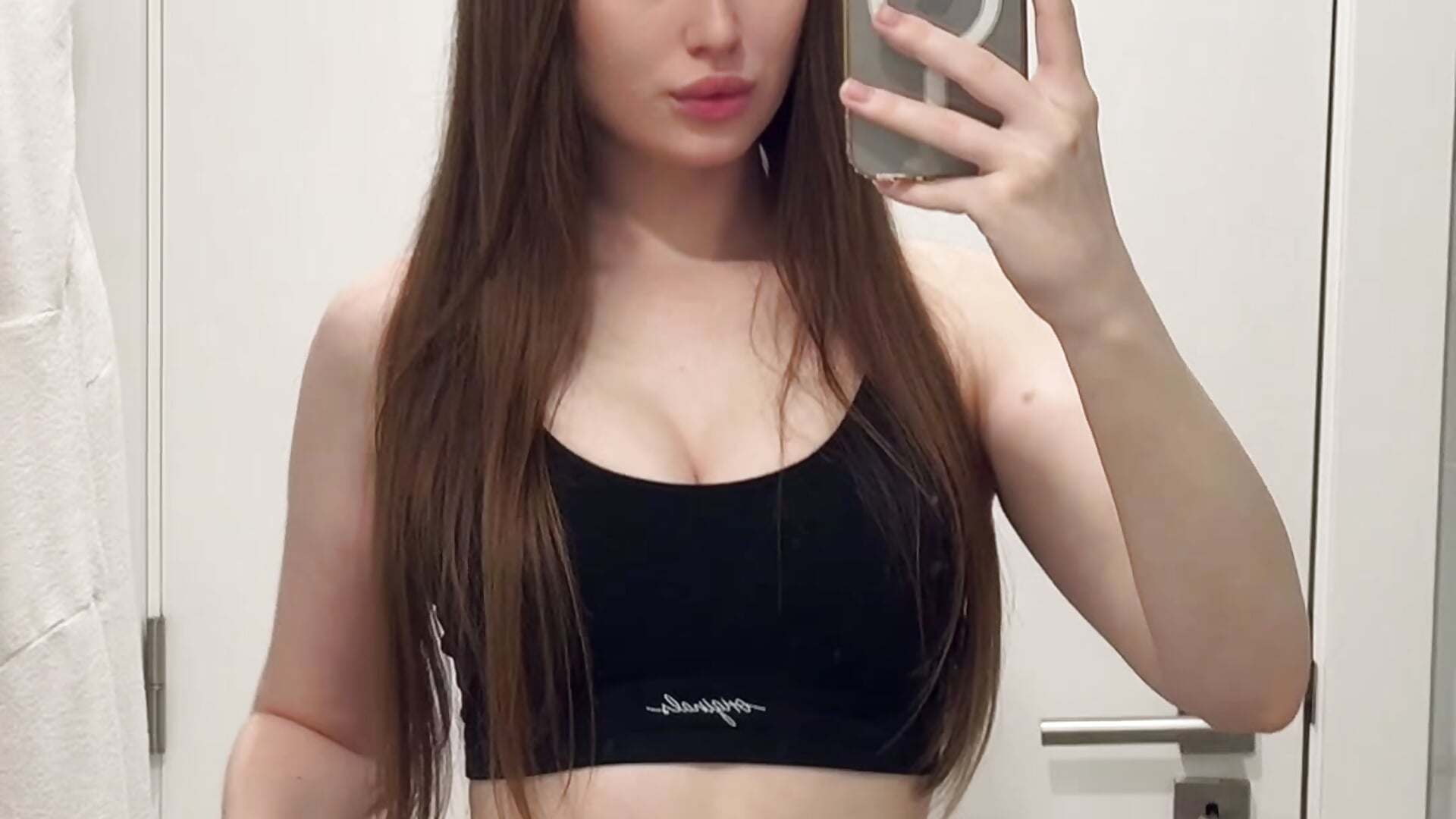 here is the sporty look - video by Lilly_Colins cam model