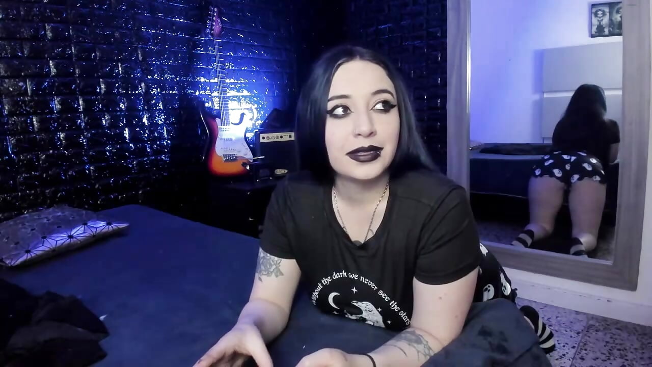 😈 I play with my fingers 🖤