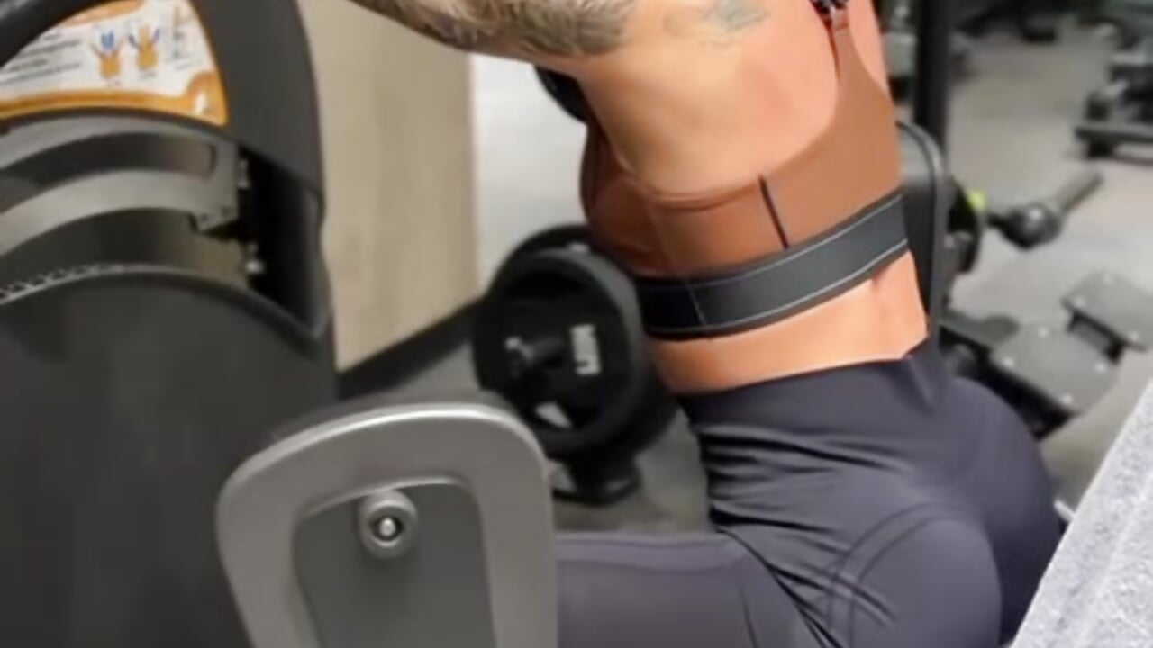 How i'm tonifying my body 💪🏻– NyrobiNova kameramodell videója