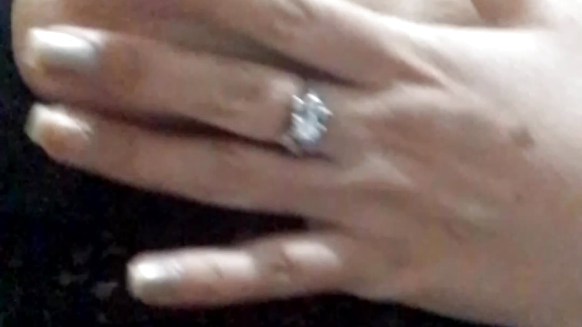 VID_20241202_211627 – video modela na kameri esterellita